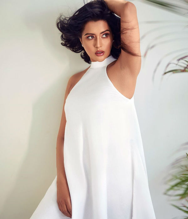 பாவாடை கழுத்துவரை பாவாடை கழுத்துவரை