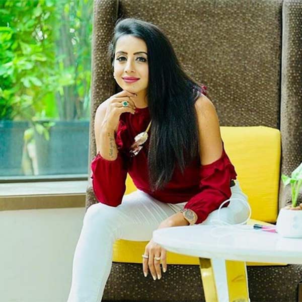 நிக்கி கல்ரானி சகோதரி