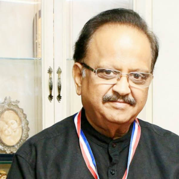 பூதக்கண்ணாடி.. பூதக்கண்ணாடி..