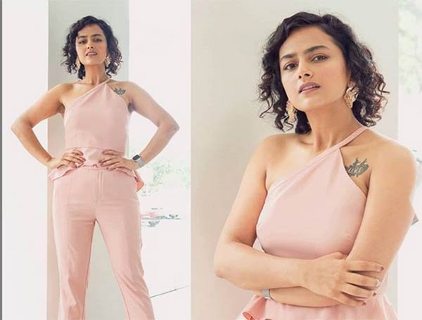 பிரபல நடிகை ஆதரவு 