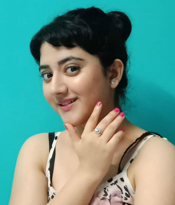 ஹீரோயினாக அறிமுகம்