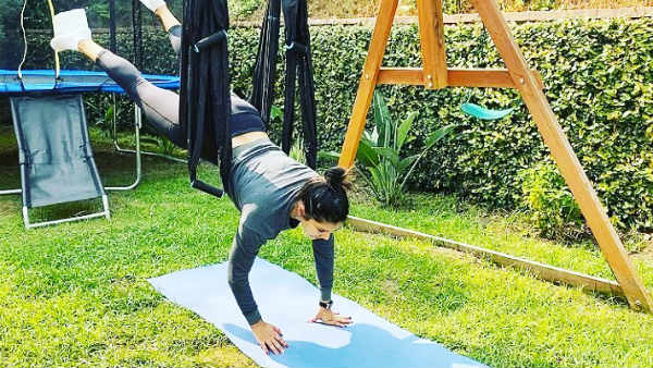 கருப்பு நிற பிகினி 