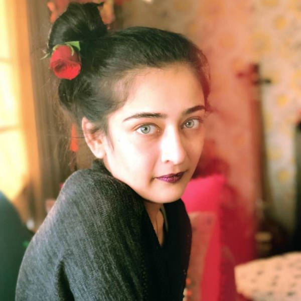 பாட்டியாக நடிப்பது பாட்டியாக நடிப்பது