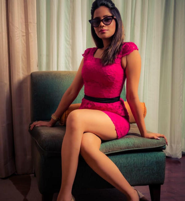 அரை டஜன் திரைப்படங்களுடன்