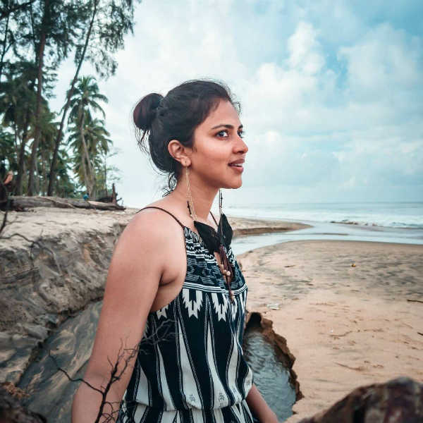 விருதுகள் பாராட்டுக்கள்