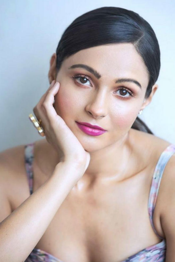 அதே பாணியில் 