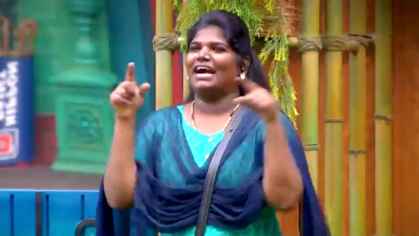 நிஷாவை காதலிக்கும் கேமரா 