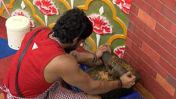 அம்மியில அரைக்க விடுவேன்