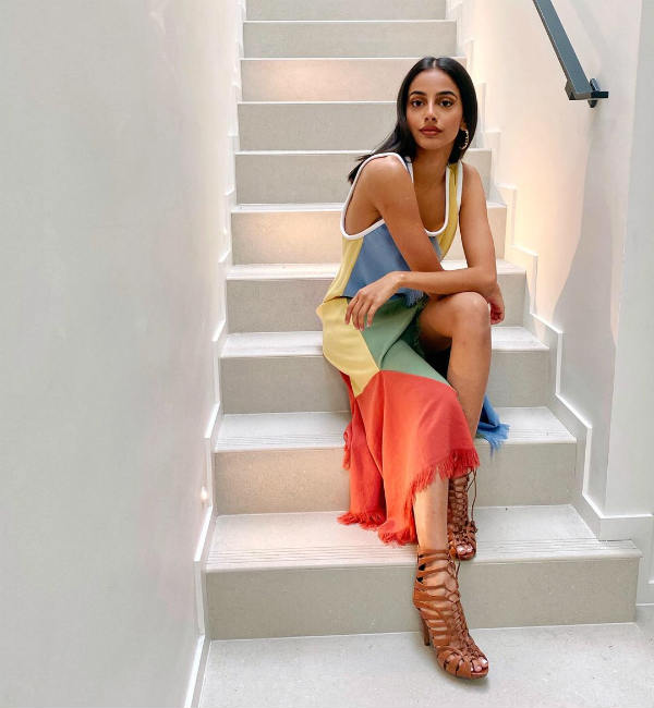 பளபளப்பான கால்களை பளபளப்பான கால்களை