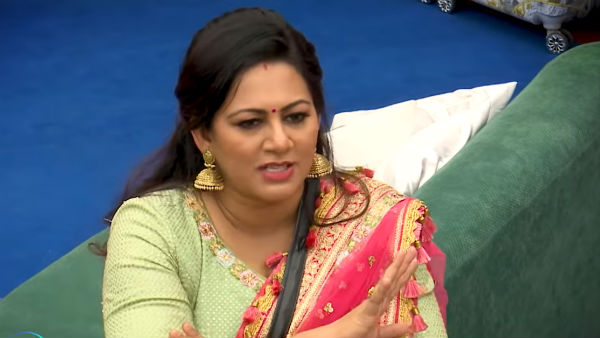 விளாசும் நெட்டிசன்ஸ் 