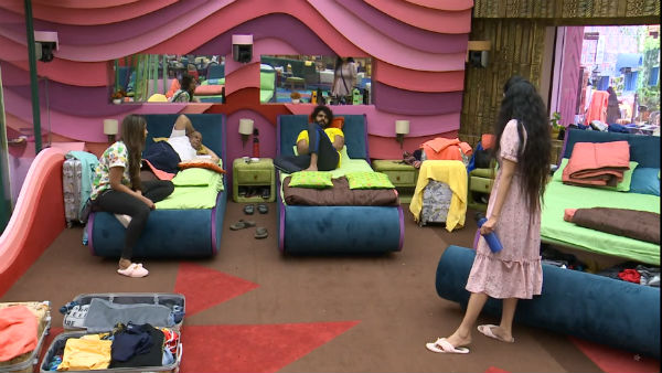 என்னிடம் பேசாதீங்க 