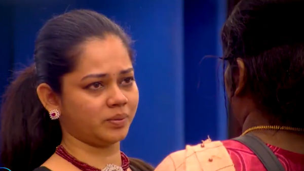 அண்ட புளுகு புளுகி 