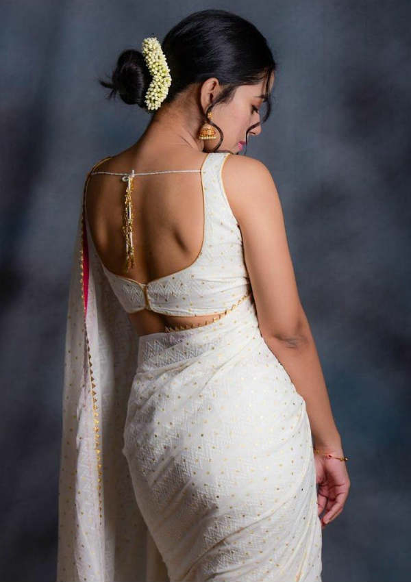 இளசுகளின் இதயங்களை 