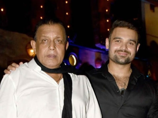 ஊட்டியில் வசிக்கிறார் 