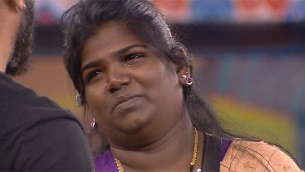 நிஷா செய்த சில்மிஷம்