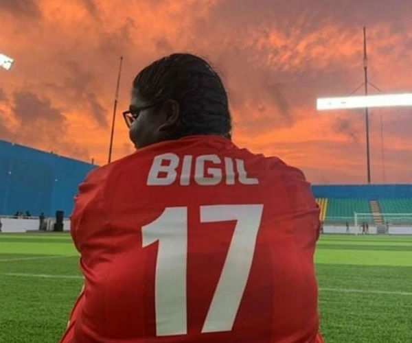 ஆரவாரமாக