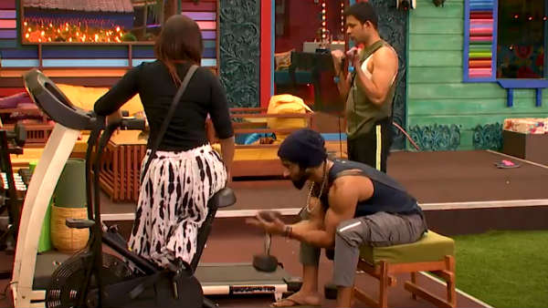  உடனடியாக நீக்கம் 