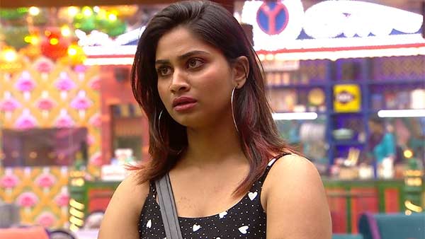 உலகத்துலேயே அழகு 