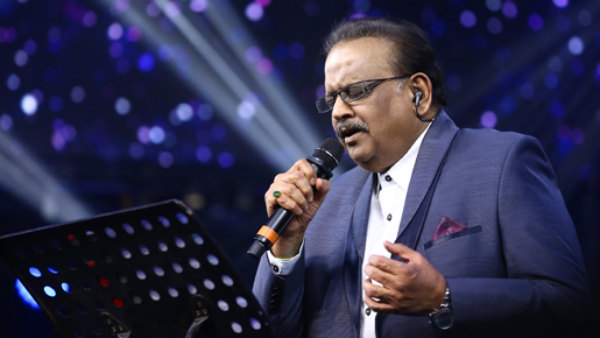 பாடல்களை பாடி பாடி