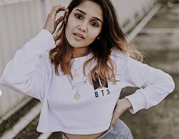 ஒயிட் கிராப் டாப்பில்