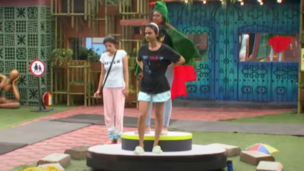 கால் கடுக்க நிற்க வைத்து 