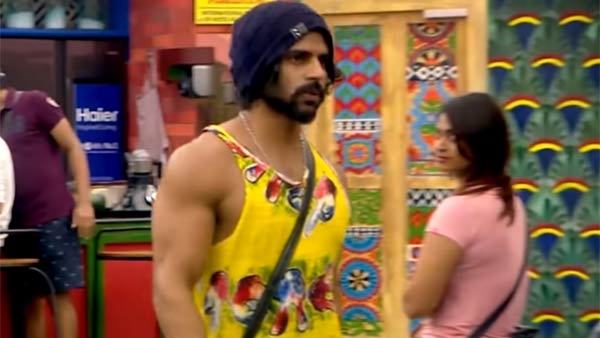 சிரித்தப்படியே சென்ற பாலா 