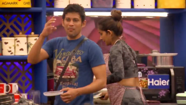 ரெண்டும் தாண்டா முக்கியம் ரெண்டும் தாண்டா முக்கியம்