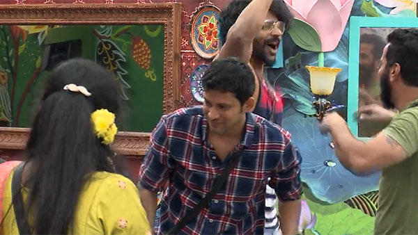 இன்னும் விளையாடணும்