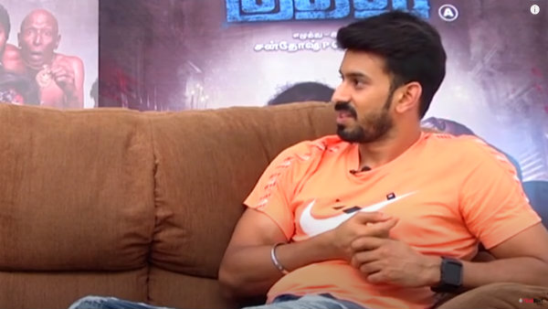 200 பெண்கள் ஒரு ஷோவில்