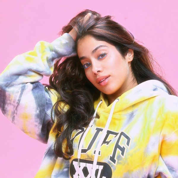 சிறப்பு தோற்றத்திலும்