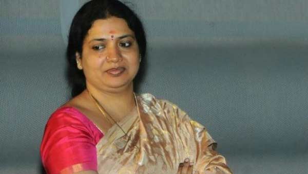 பிரார்த்திக்க வேண்டும் 