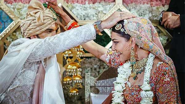 கோலாகல திருமணம் 