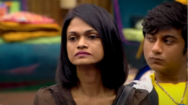 நான் சொல்வதை கேட்கிறீர்கள் 