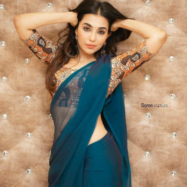 சிறு சிறு கதாபாத்திரங்களில்