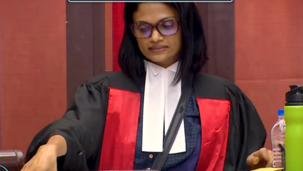 கையை தூக்க சொல்லி 