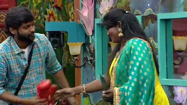 அவுட் ஆஃப் தி பாக்ஸ் அவுட் ஆஃப் தி பாக்ஸ்