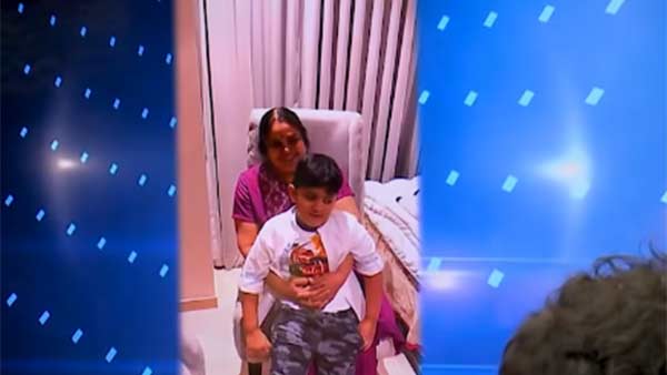 ஊட்டி விட்டு ரொமான்ஸ்