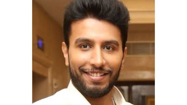 விளாசிய நடிகர் 