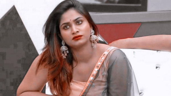 ஷிவானியுடன் கனெக்ஷன் ஷிவானியுடன் கனெக்ஷன்