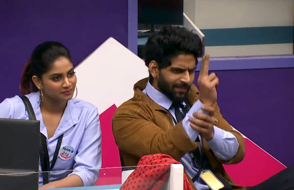 பாலாவின் சைகை 