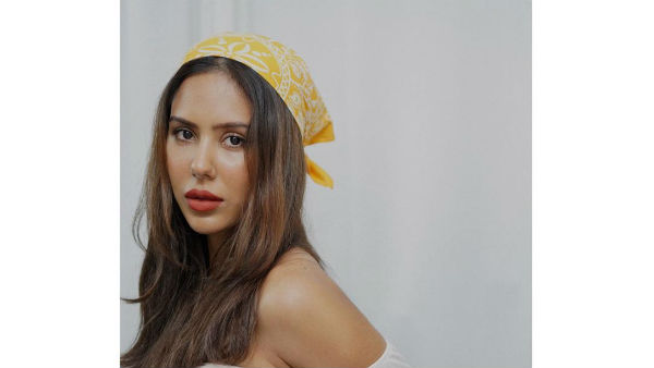 அங்கங்களைக்காட்டி 