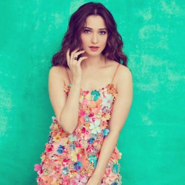 கனவு கன்னியாக