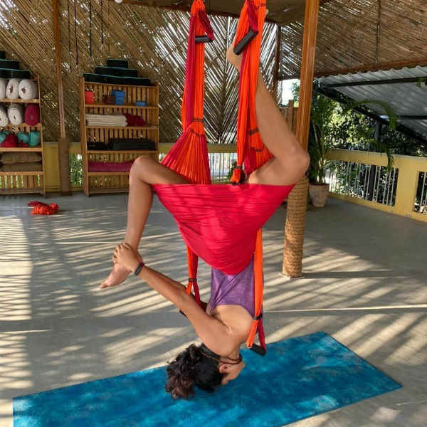 தலைகீழாக யோகா தலைகீழாக யோகா