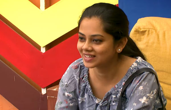 உண்டியலை கணவராக நினைத்து 