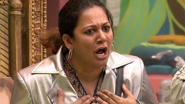 நெஞ்சில் அடித்து ச்சீ ச்சீ.. 