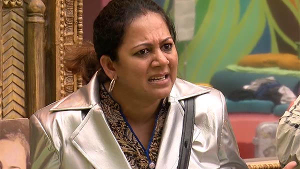 அர்ச்சனா ஆர்க்யூ 