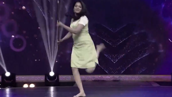 சிலம்பம் சுற்றும் சித்ரா சிலம்பம் சுற்றும் சித்ரா