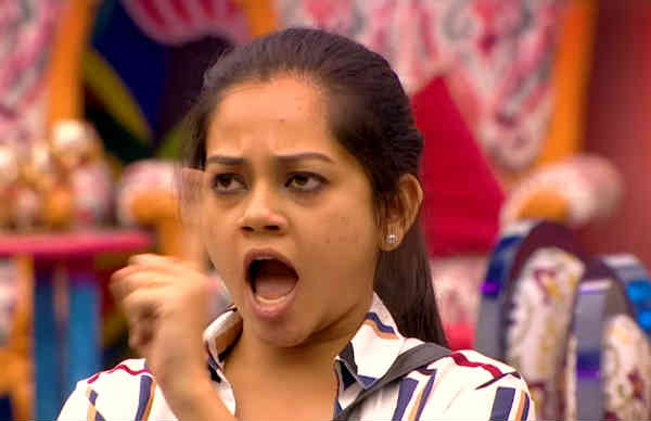 அர்ச்சனா பேசிய போது 