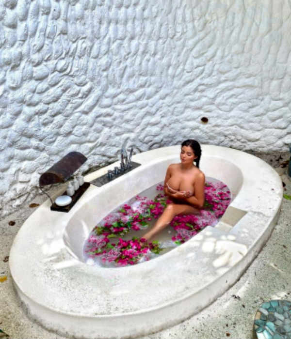 ஏகப்பட்ட போட்டோக்கள்