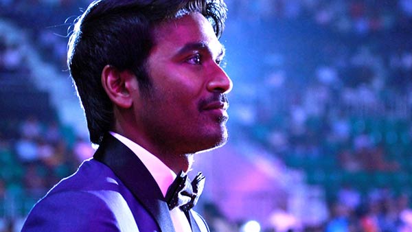 கொண்டாடும் ரசிகர்கள் 